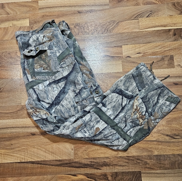 Russell Outdoors Explorer Cargo Pants Camo Size Large Realtree Hunting Hiking - Picture 1 of 11